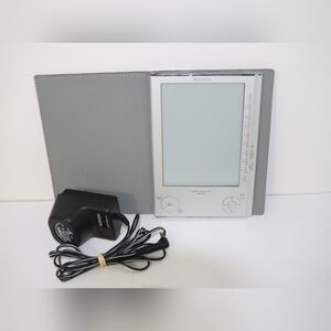 Sony Silver E-Reader Tablet with Protective Cover PRS-505